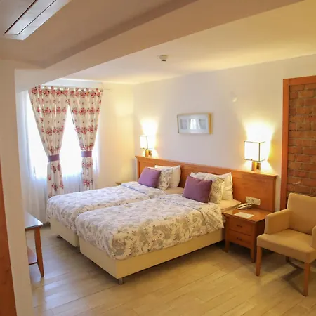Leylak 4*