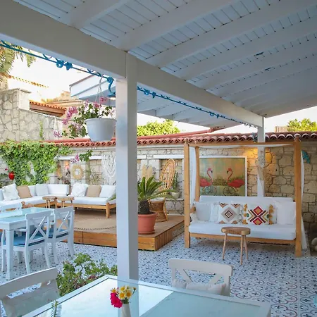 Leylak Alaçatı